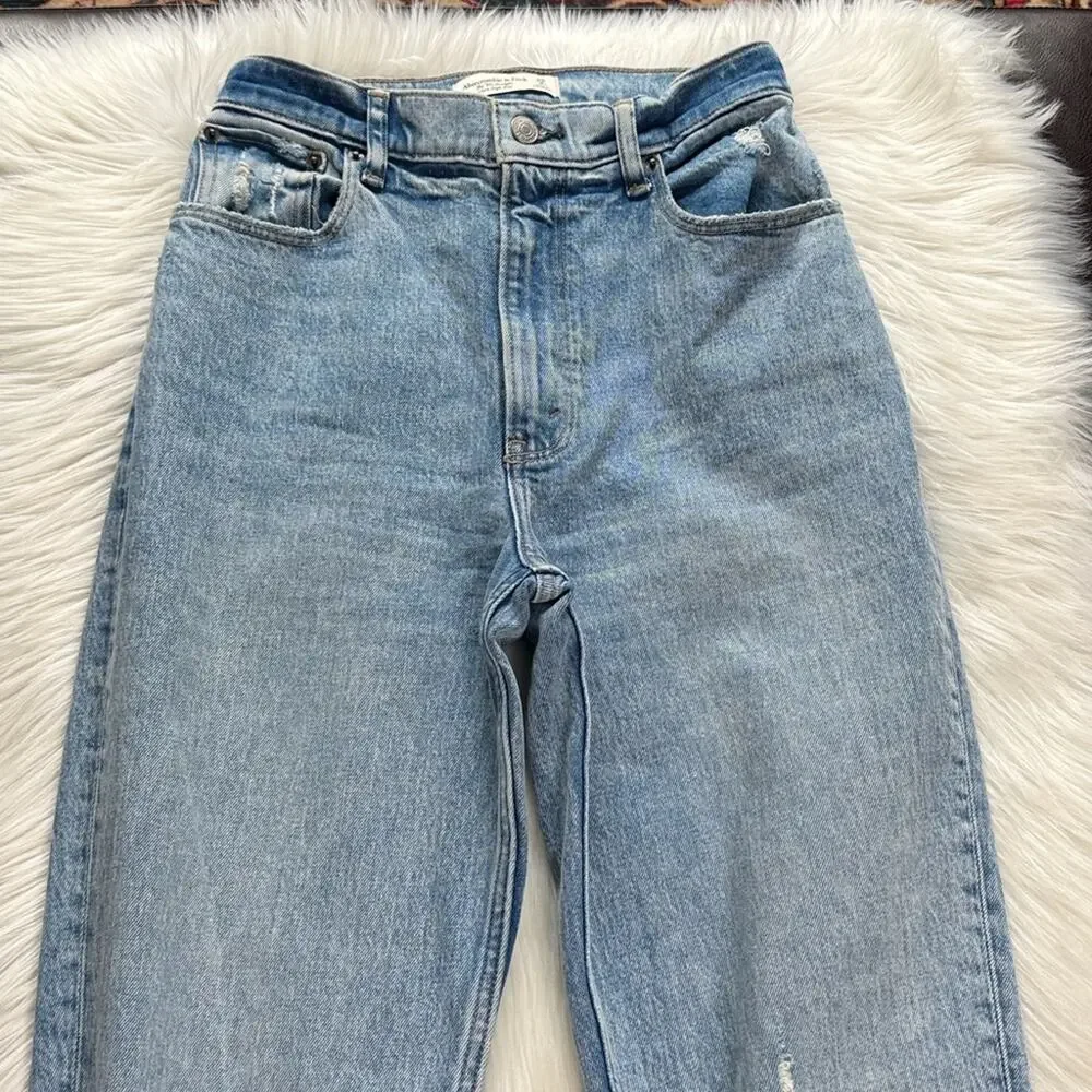 Abercrombie The 90’s Straight Ultra High Rise Blow Out Knee Jeans